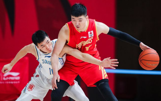 CBA-深圳19分胜江苏豪取5连胜 顾全20+5沈梓捷8+13