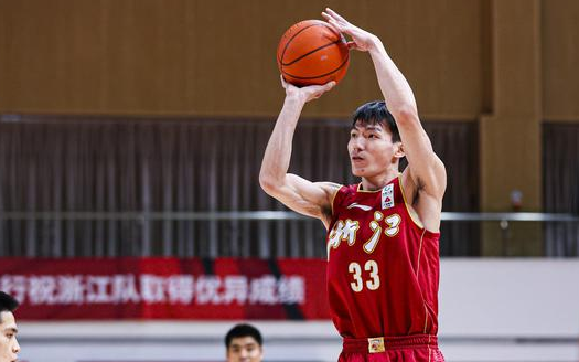 CBA-浙江96-86逆转广州迎5连胜 兰兹博格36+11陆文博21+4飙5三分