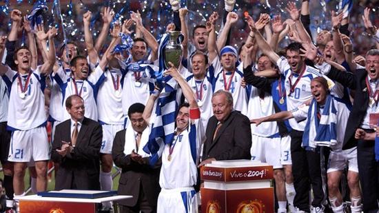 2004年欧洲杯冠军希腊，就是马其顿更名的推动者