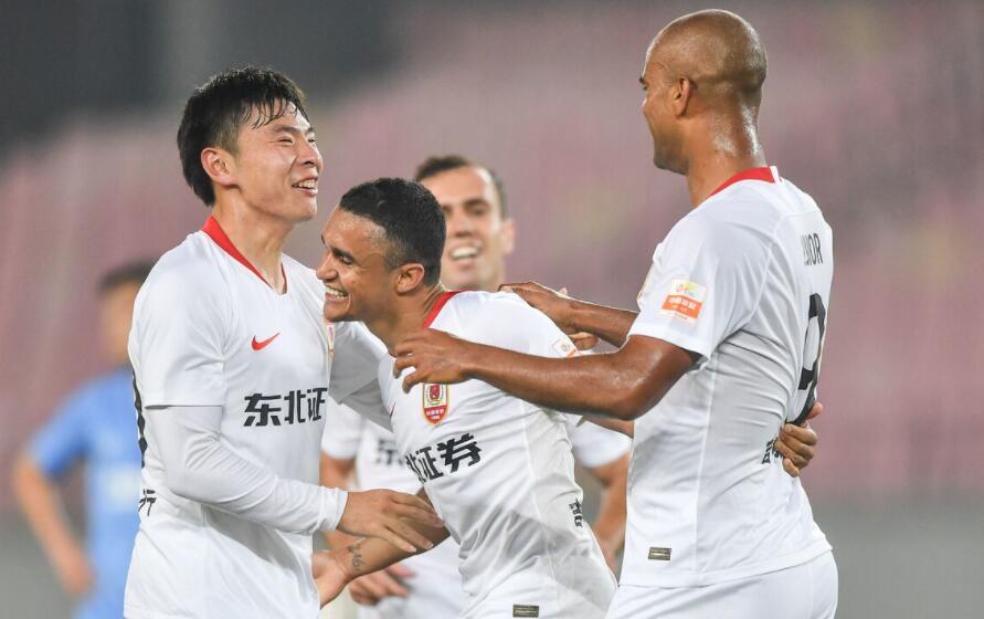 2-1，复仇成功！亚泰终于取得中超开门红，这一场胜利等了9年