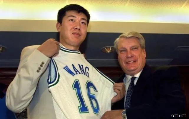 如果让你选出中国男篮史上最强12人名单，你会选谁？