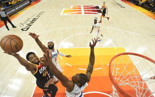 NBA-逆转14分！爵士1-0快船米切尔45 5戈贝尔获胜火锅