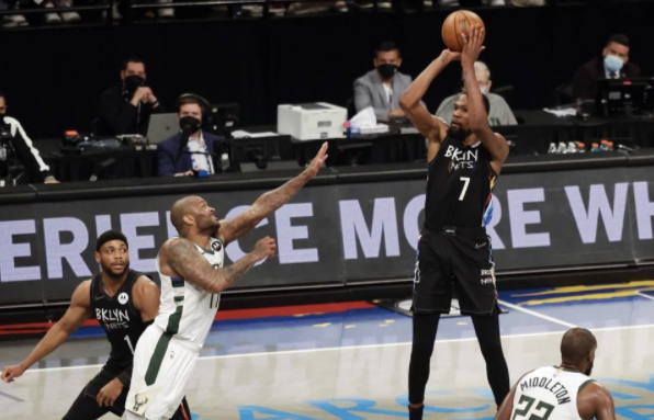 NBA-篮网125-86雄鹿总比分2-0杜兰特32信哥18 11欧文22分