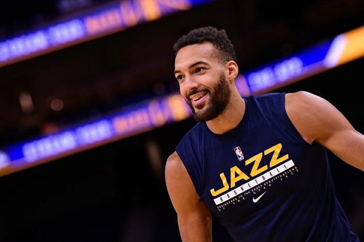 防守大闸！NBA官方祝戈贝尔29岁生日快乐