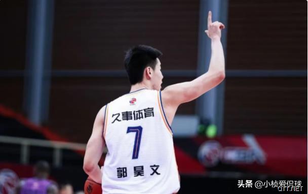 相比知道NBA选秀无望就回国的郭昊文，曾凡博太缺乏自知之明了