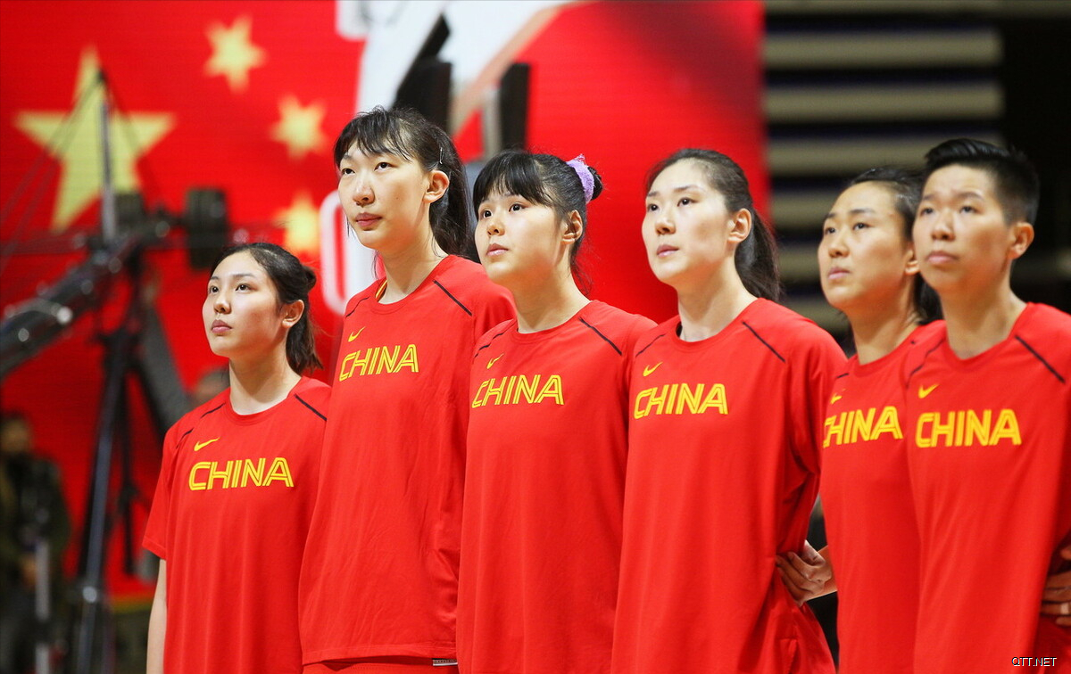 姚明宣布最新决定，中国女篮战斗力升级，400斤双塔争奥运首金