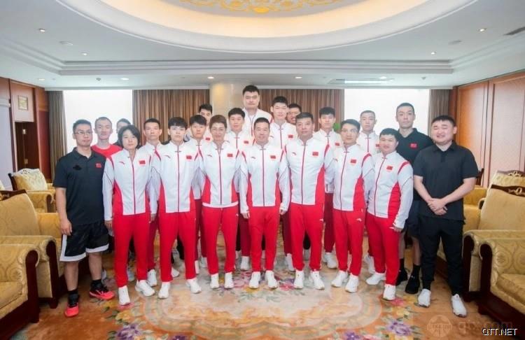 中国三人篮球队大合影