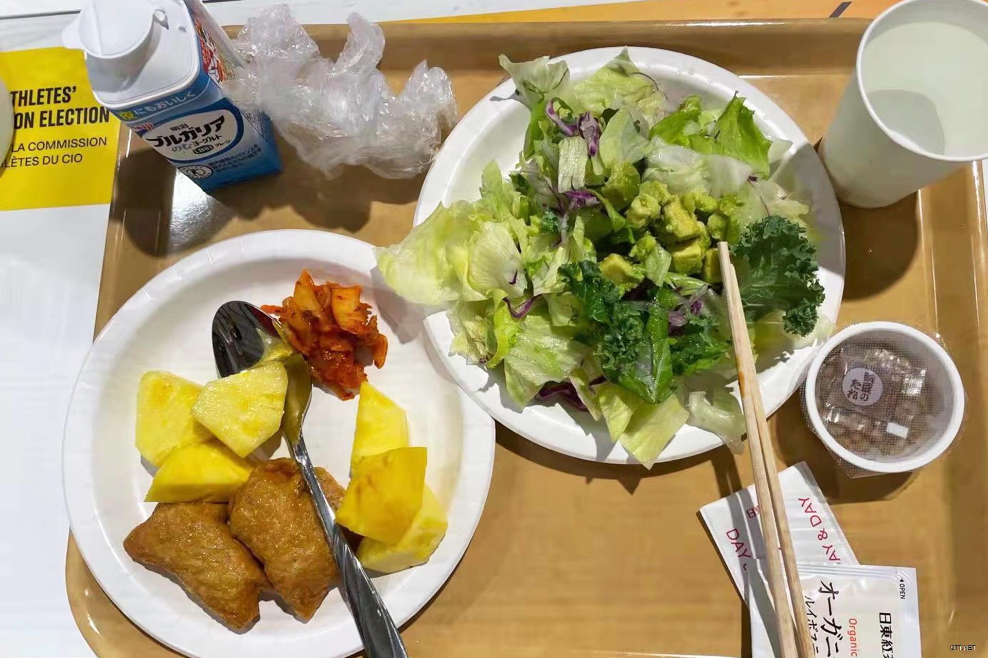 看完东京奥运会的伙食，再看北京奥运会的伙食，没对比就没有伤害