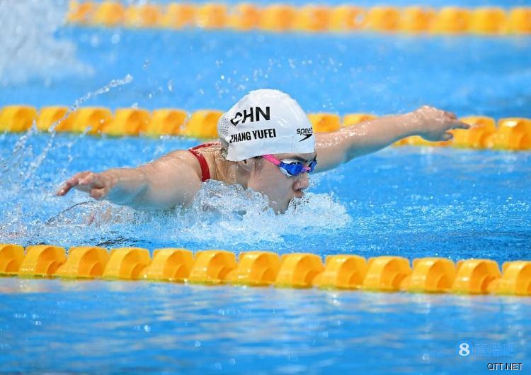 女子50米自由泳半决赛：张雨霏、吴风卿并列第八