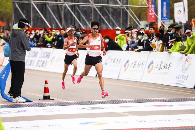杨绍辉刷新中国男子马拉松奥运最好成绩
