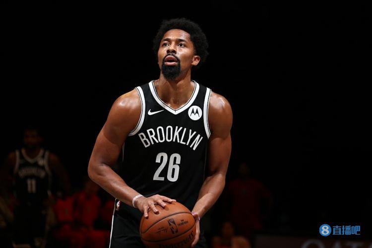 丁威迪向2K管理员罗尼询问自己2K22能力值 罗尼回复：82