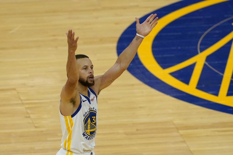 巴斯特-波西：库里是有史以来最伟大的球员之一 他改变了NBA