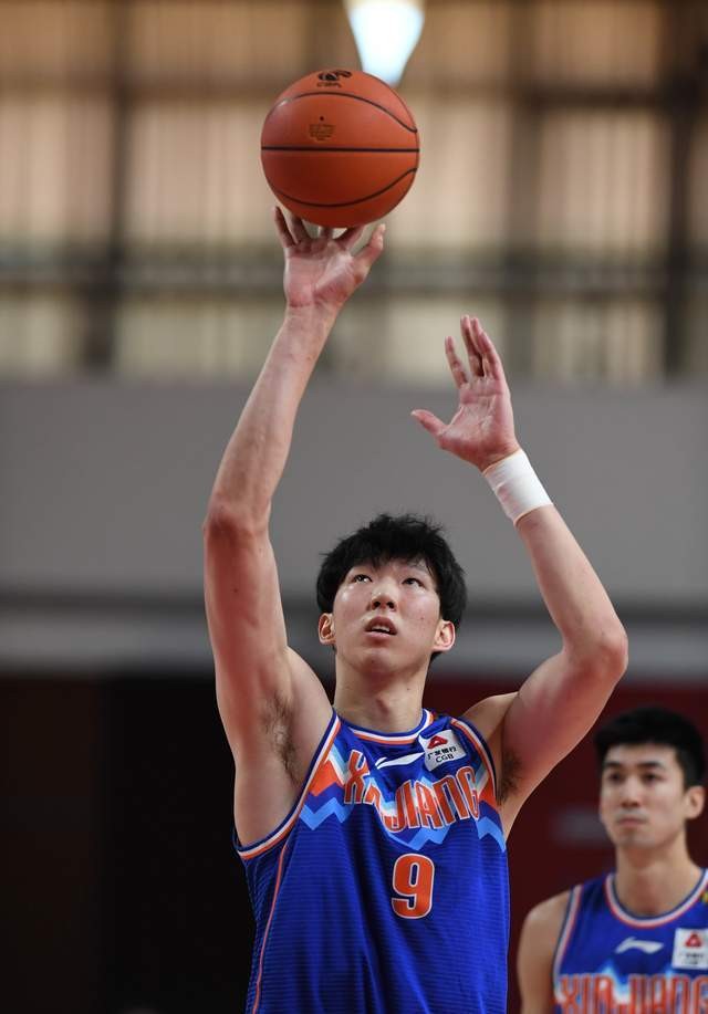 周琦