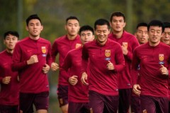 中国男足在西亚的训练生活并不枯燥