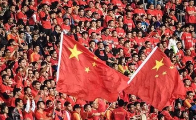 国足12强赛的中国球迷们