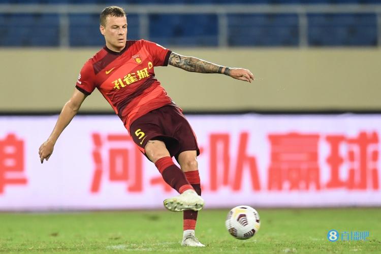 梅米舍维奇:听说很多中国队友遭遇欠薪 仍在等待返回中国的时间