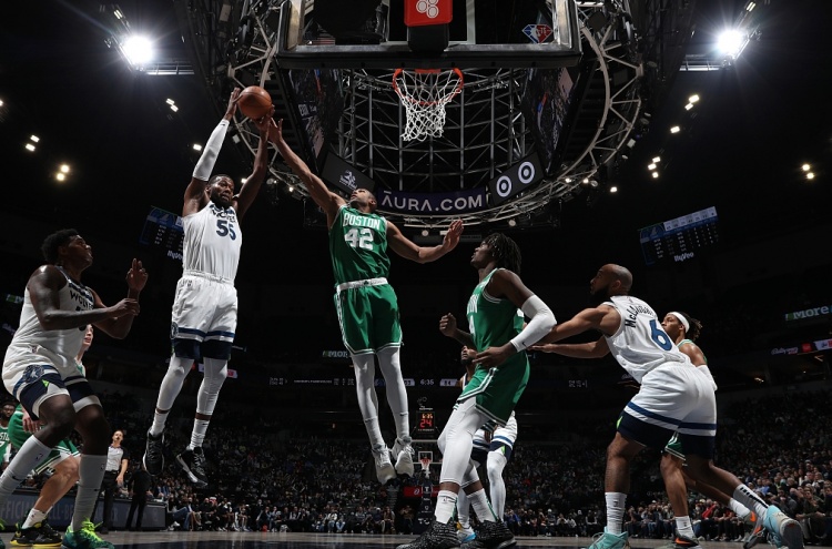 克劳福德发推:门罗有好几年没在NBA效力 现在看起来棒极了