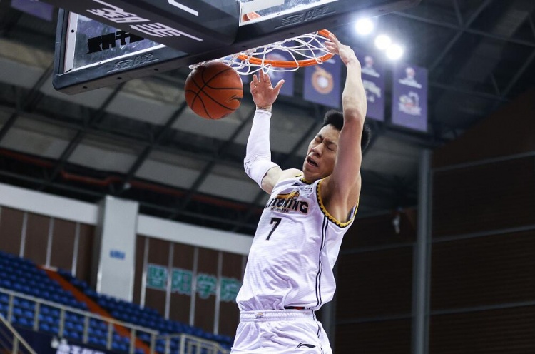 稳定输出!张镇麟13投7中 得到18分7篮板2助攻4抢断