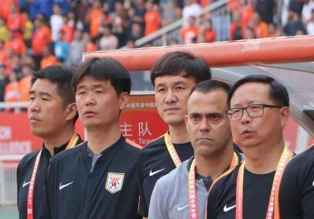 李霄鹏下课「李霄鹏下课什么梗」