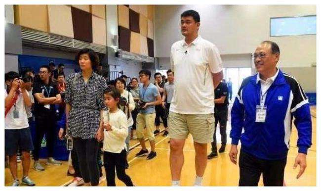 姚明老婆身高「姚明老婆身高多少叶莉个人资料身高及照片」