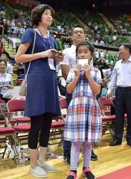 姚明老婆身高「姚明老婆身高多少叶莉个人资料身高及照片」