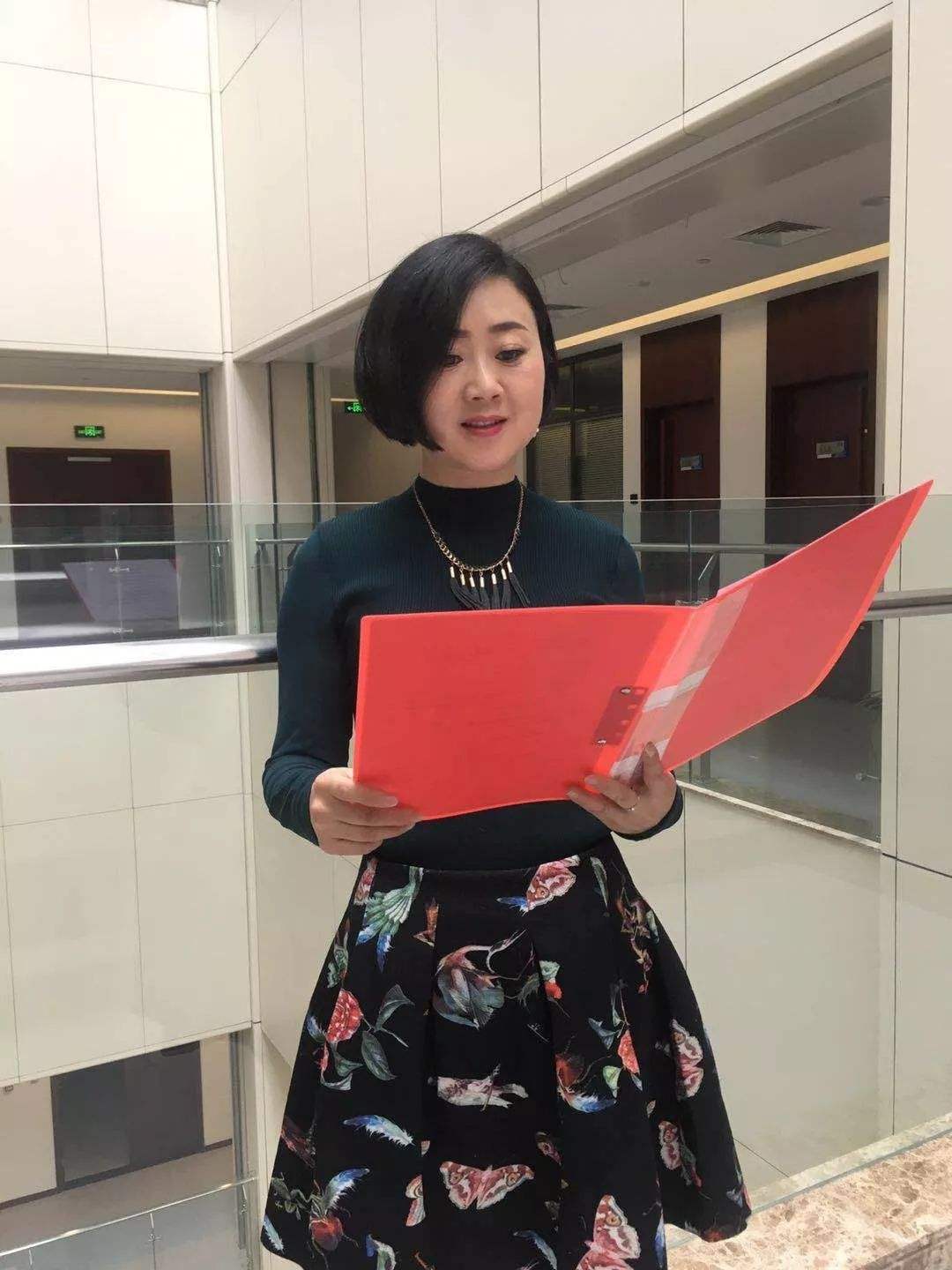 开封电视台主持人「开封电视台主持人宋词」