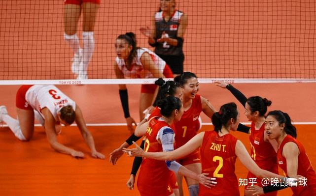中国女排险胜美国，美国女排战胜中国女排