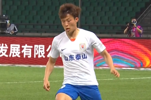 德转确认：韩国外援孙准浩已与山东泰山续约到2026年