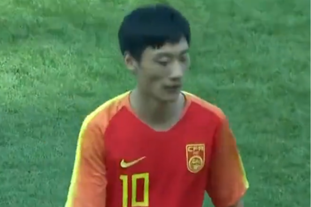 足球报：唐诗等外租球员返回广州队训