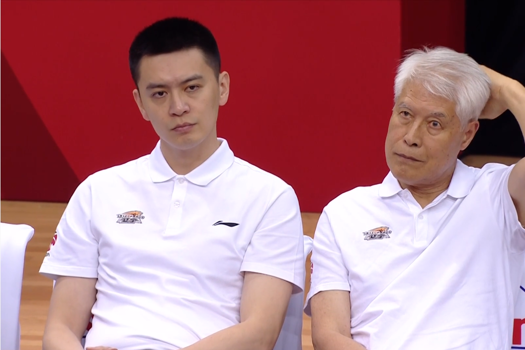 杨鸣：季后赛的比赛需要全场专注 不能有任何闪失