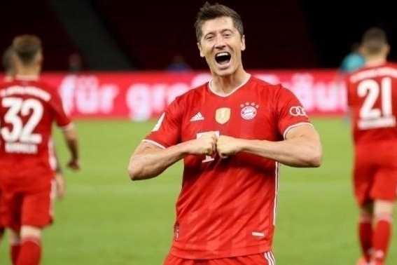 罗马诺：莱万已两次直接联系哈维 讨论一份3年合同