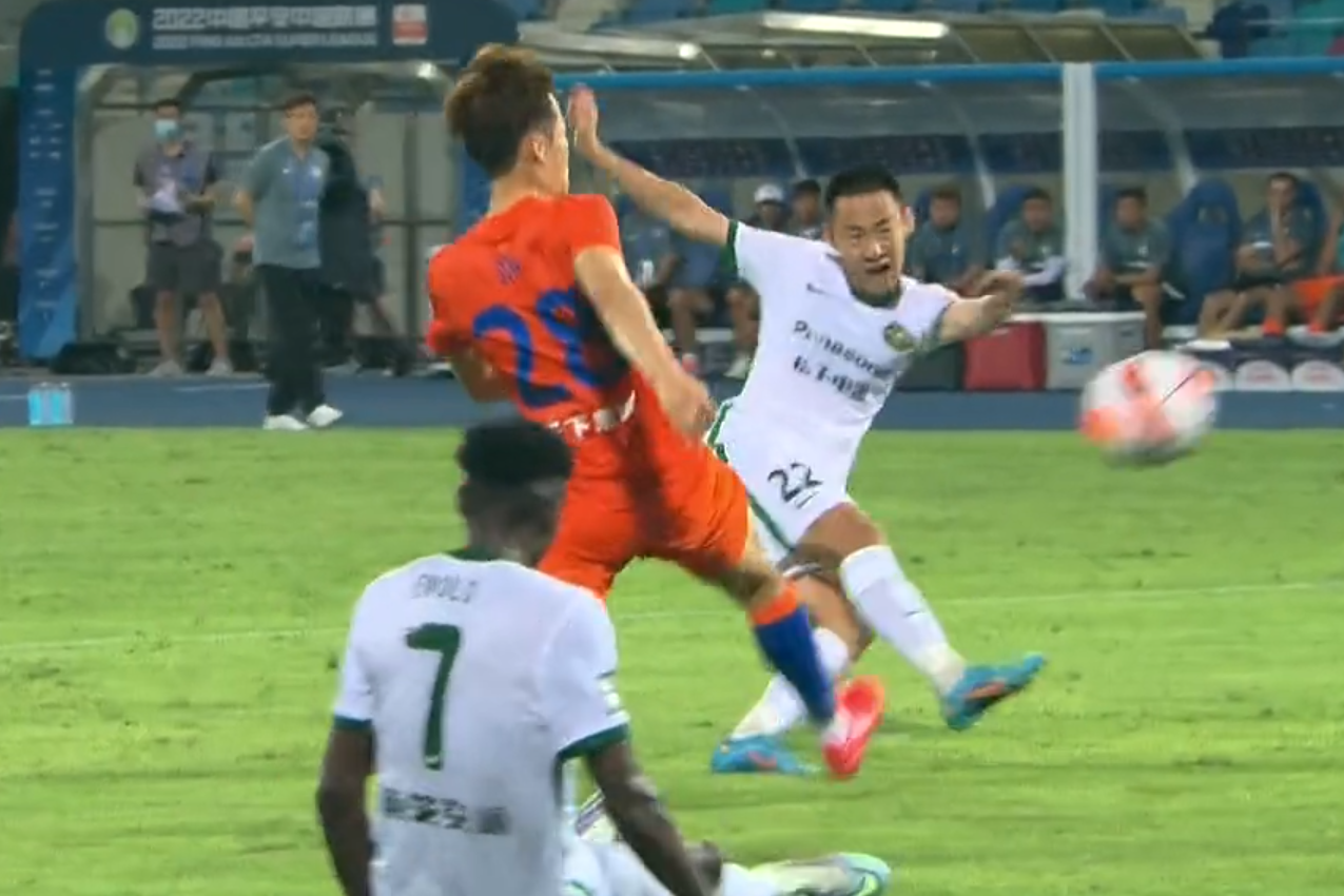 中超-金敬道制胜球郑铮染红 山东泰山1-0浙江队取开门红