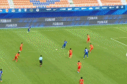 闪电破门！戴维森助攻马尔康破门 武汉三镇1-0领先河北