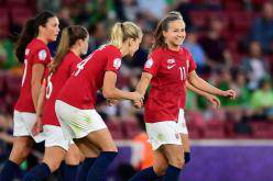 挪威女足4-1北爱尔兰女足 赖滕传射建功 赫格贝里献助攻