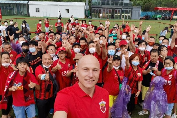 足球报：穆伊等人找到下家 中超新一波外援离队潮或已开始