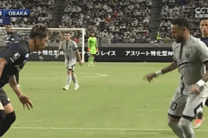 内马尔对阵大阪钢巴假摔骗点 球迷：无耻！世界级跳水名将