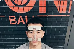 媒体人晒赵继伟戴面具图：赵继伟今晚将戴面具出战比赛