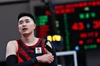 吴冠希投篮9中7 全场拿到15分14篮板1助攻1抢断