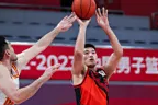 赵率舟三分13投2中 全场得到6分4篮板1助攻2封盖