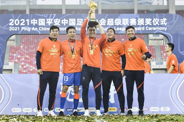 郑铮:11年前缺席颁奖有遗憾,我们的基本功和老一批比有些差距