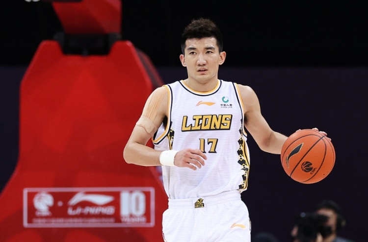 串联球队!孙铭徽得到17分12助4断 对位林书豪连续完成抢断