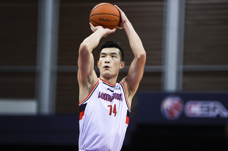 攻防一体!郭凯11投8中得到22分9板2断2帽 正负值高达+21