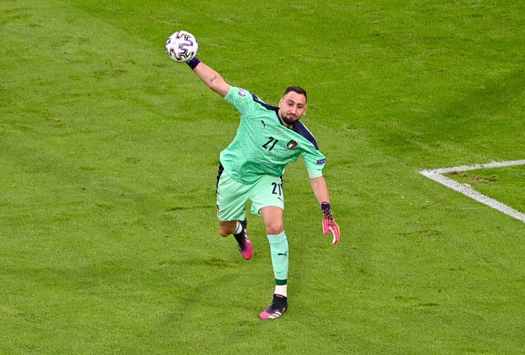 FIFA取消世预赛累计黄牌,多纳鲁马等10名意大利球员无停赛风险