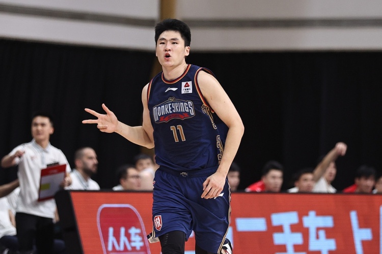 同曦官方:孙鸣阳左手第4掌骨骨折 赵柏清右脚踝扭伤 归期未定