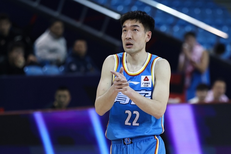 全面发挥!王洪6投4中得到10分5板10助5断 正负值为+15