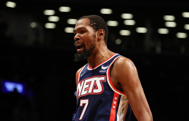 KD:在季后赛跟76人交手3/4次之前都算不上仇敌 这只是娱乐!