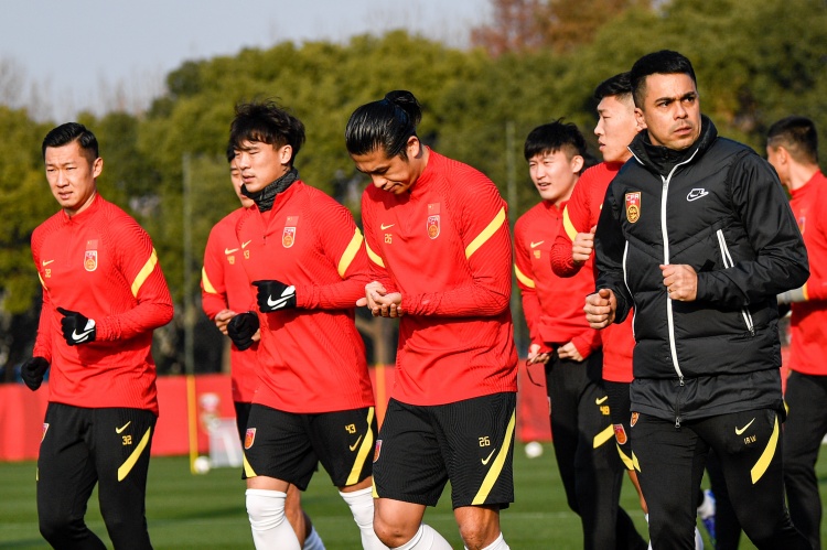 川媒谈中国足球:亚洲杯、联赛、青少年赛事均面临重大挑战