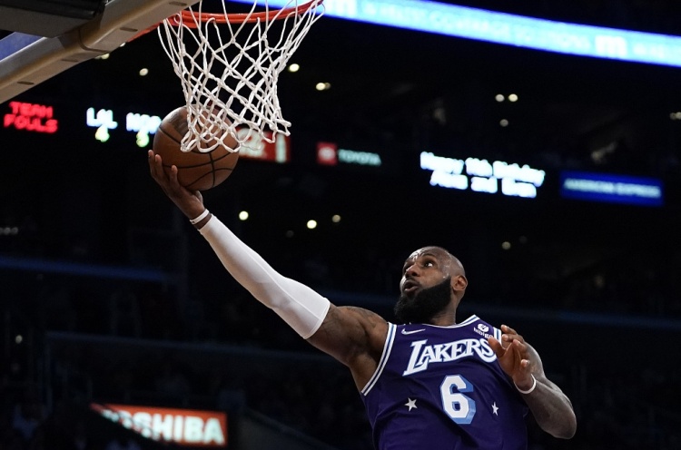 詹姆斯赛季两分球命中率62% 是NBA历史上场均30+球员中最高的