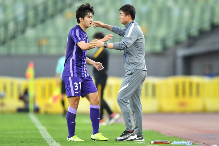 津媒:杨梓豪将随U21国足拉练,石炎因经常首发留津门虎踢中超