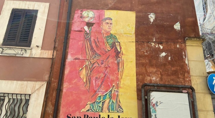 太快了吧!罗马街头迪巴拉壁画接近完工,距离穆帅壁画50米
